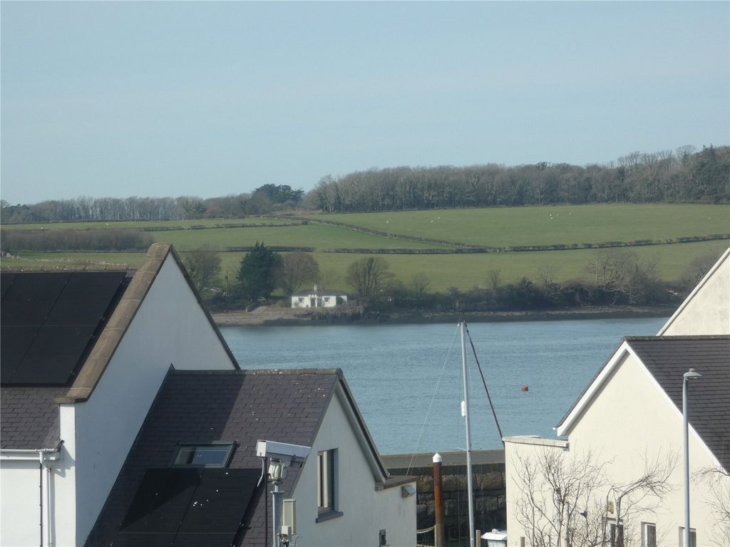 Property photo 2 of 12 Picture No. 24