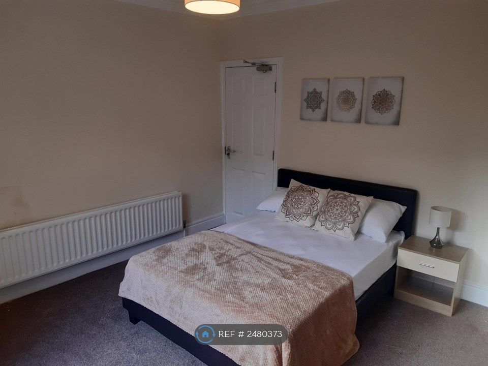 Property photo 2 of 9 Double Room 1 - Available