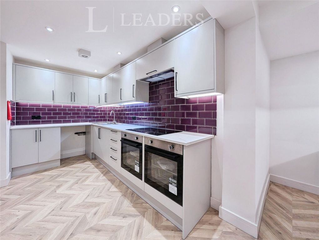 Property photo 1 of 6 Shared Kitchen