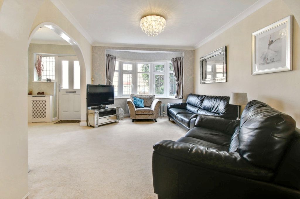 Property photo 2 of 19