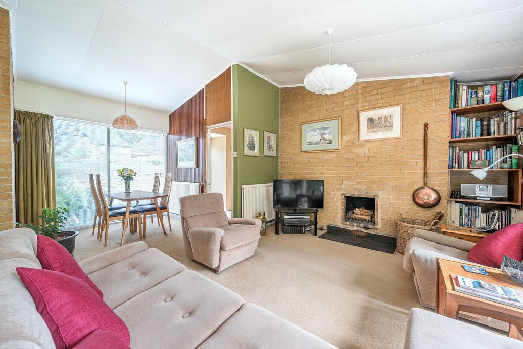 Property photo 2 of 32 Picture No. 20