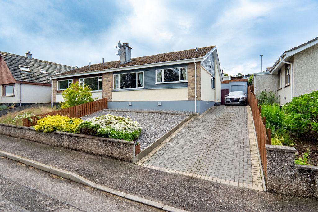 Property photo 1 of 27