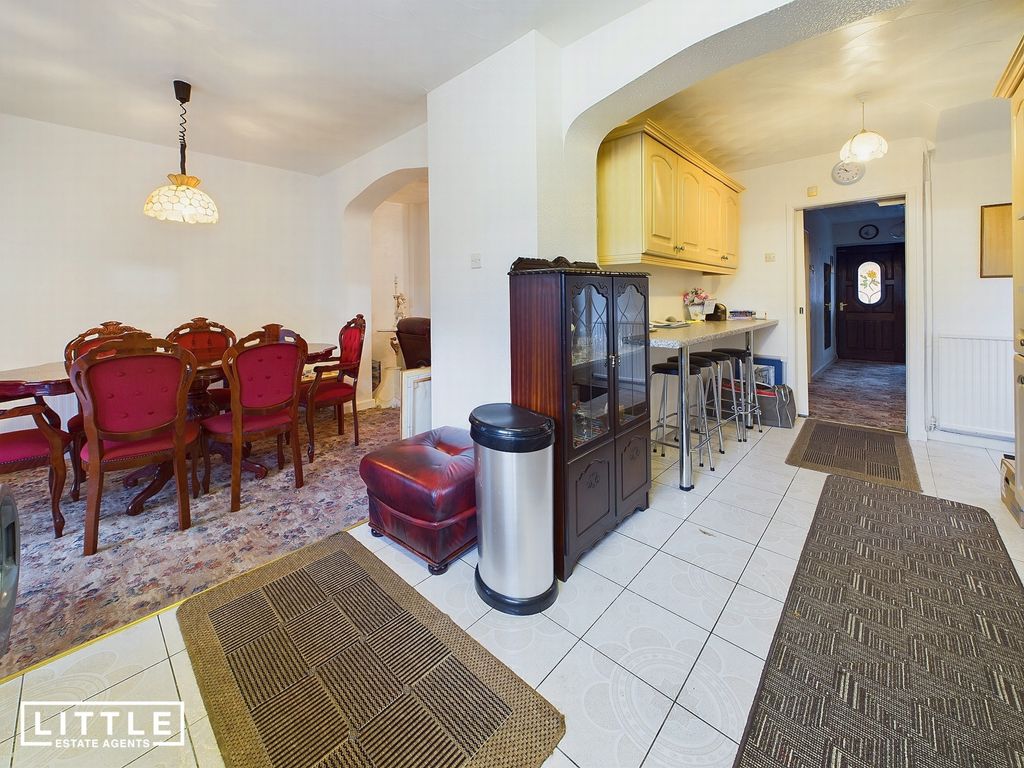 Property photo 3 of 16 Photo 8