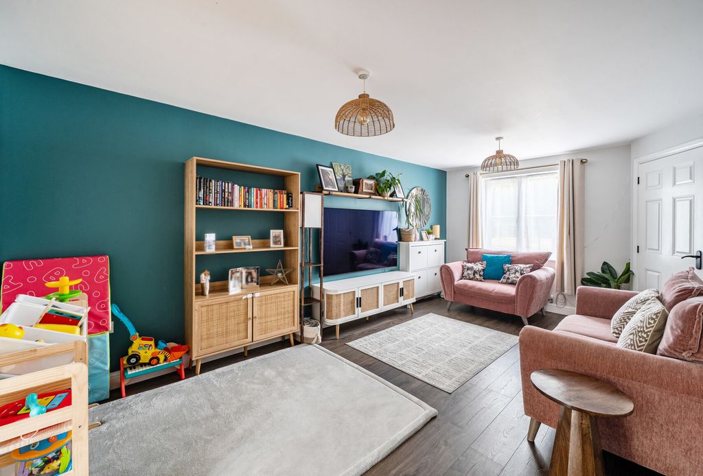 Property photo 3 of 11 1497571-16-6A6372...
