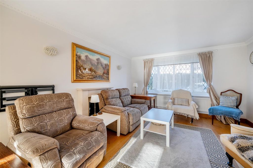 Property photo 2 of 21 1399968-10-696A30B3cc600.Jpg