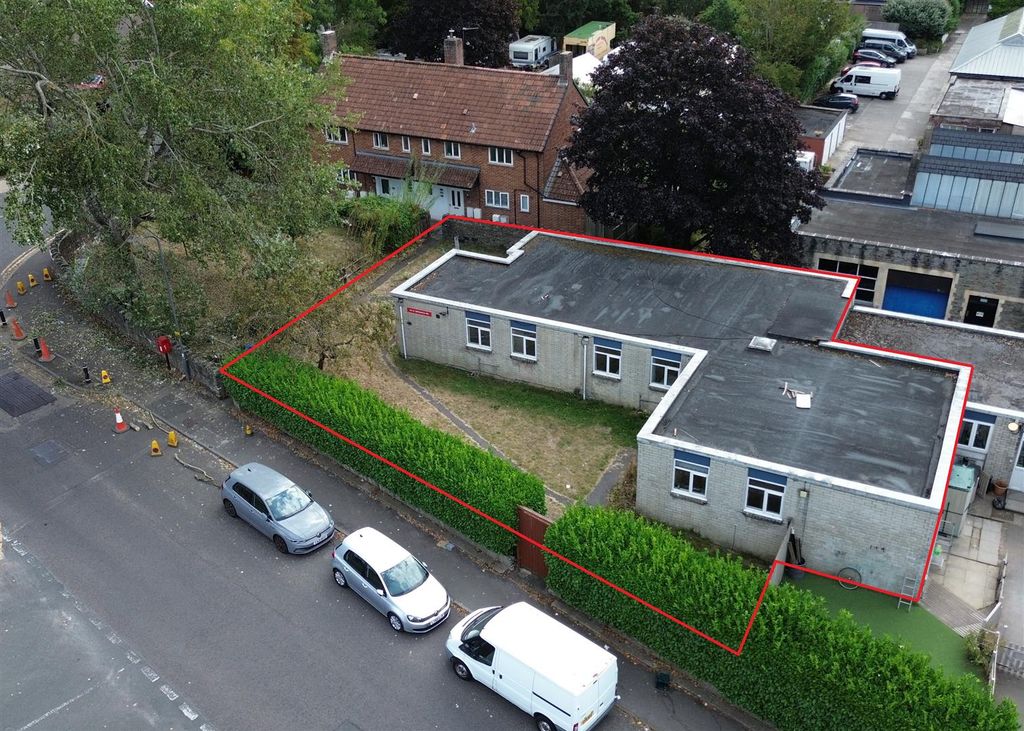 Property photo 1 of 22 Red Line 2.Jpg