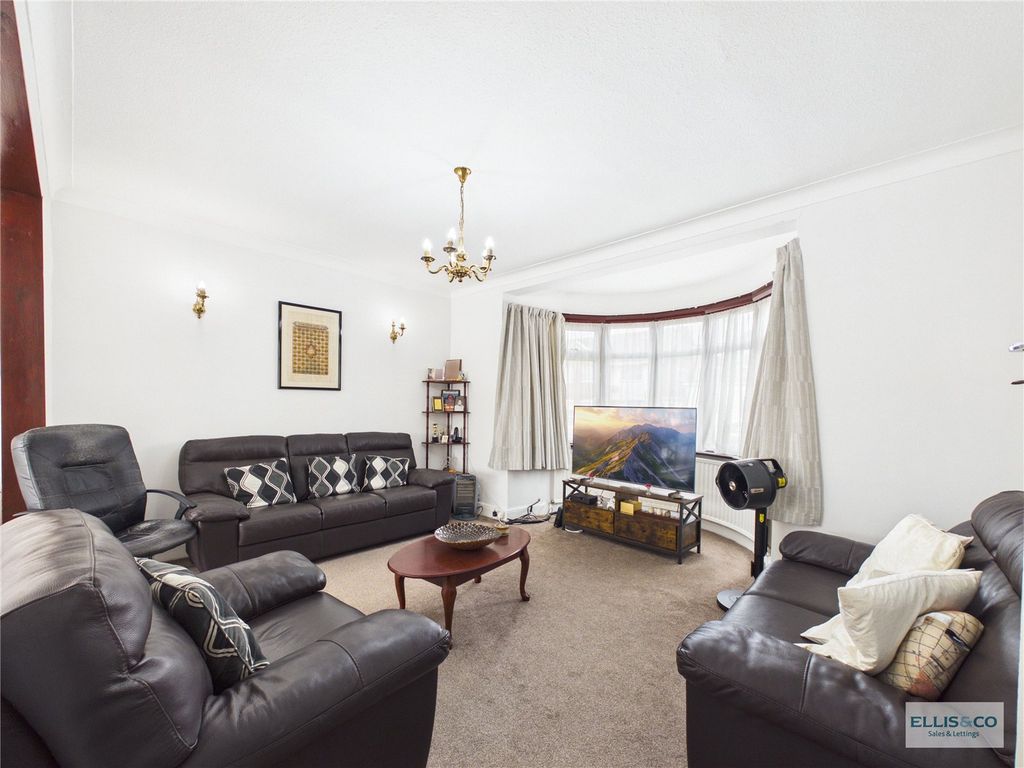 Property photo 2 of 23 Picture No. 14