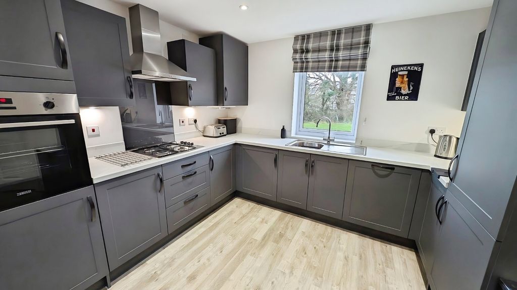 Property photo 2 of 20 Pbox-Img.Jpg