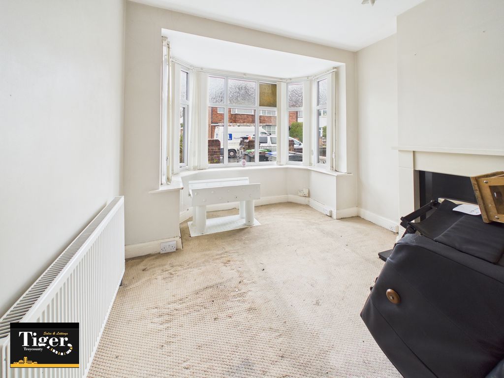 Property photo 3 of 11 Cam02176G0-Pr0823-Still001