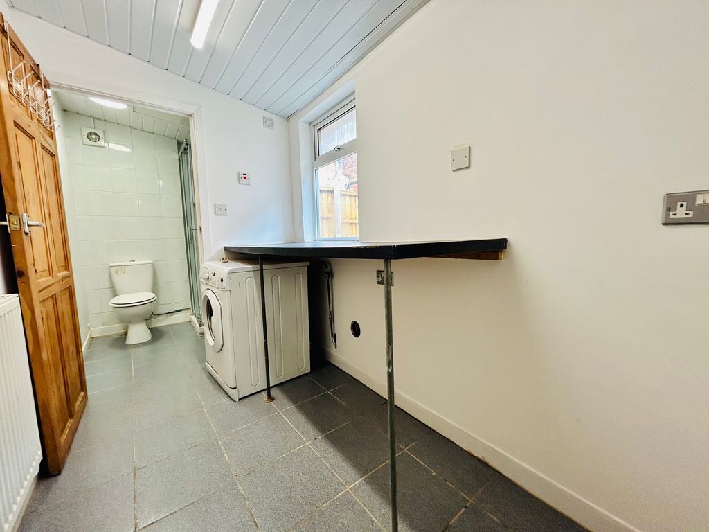 Property photo 3 of 7 Utility Room