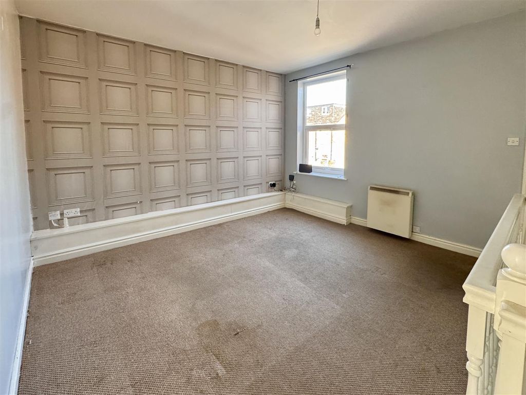 Property photo 2 of 7 Garnet4.Jpg