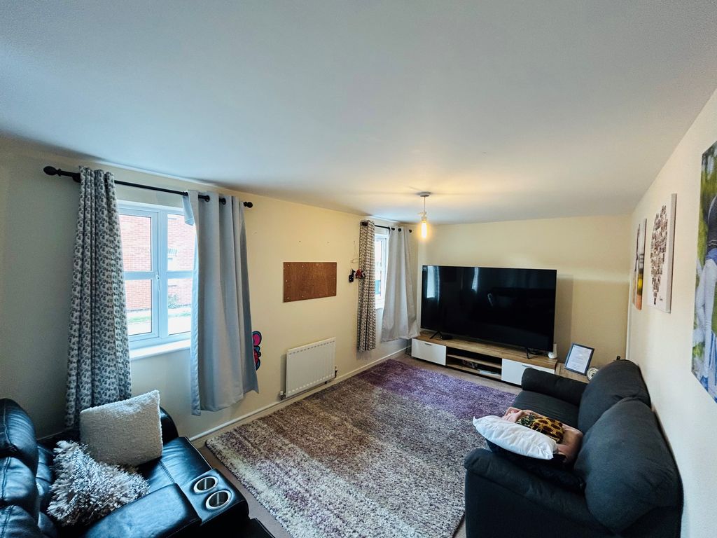 Property photo 2 of 13