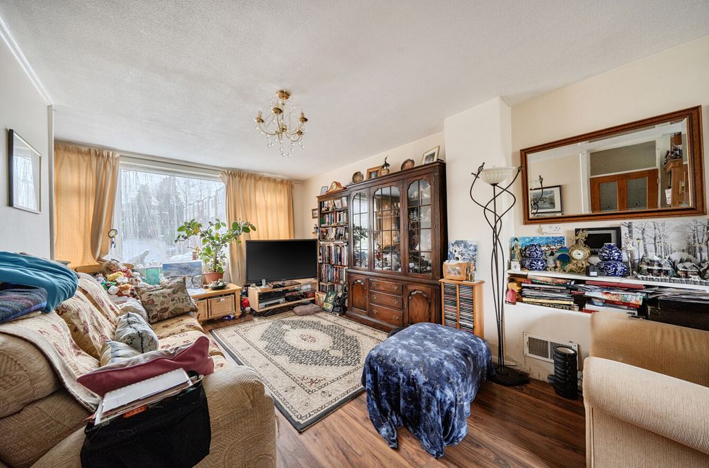 Property photo 2 of 13 1404351-13-6981d9...