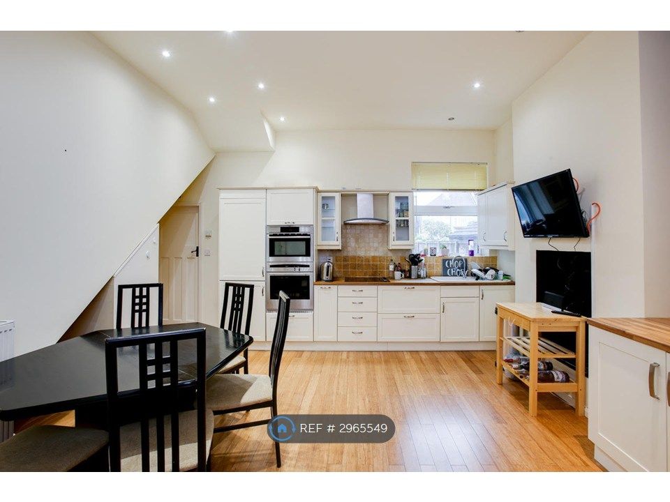 Property photo 1 of 9 Kitchen