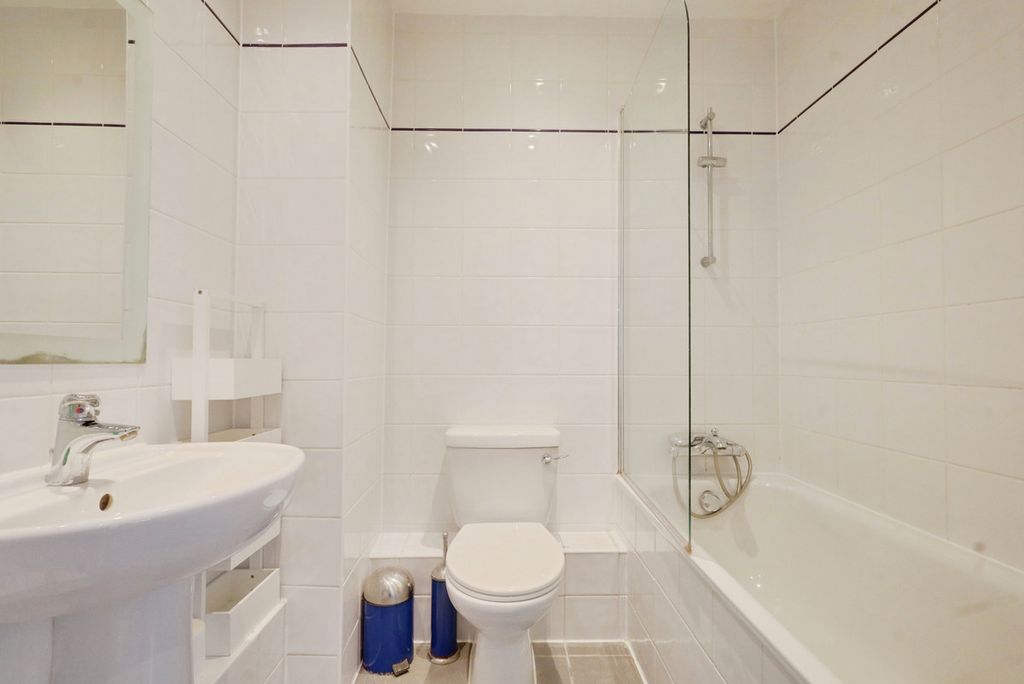 Additional image 8 of 1 bed flat for saleVictoria Avenue, Southend-On-Sea SS2