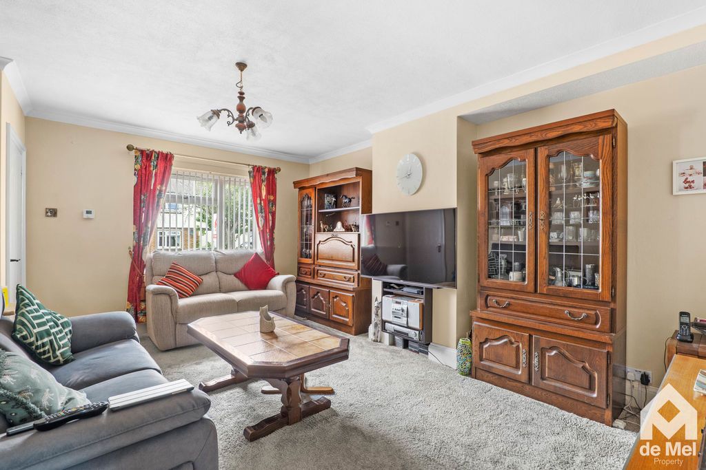 Property photo 2 of 11 Photo 7