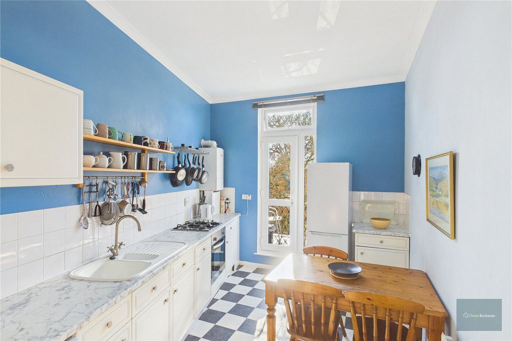 Property photo 3 of 16 Picture No. 10