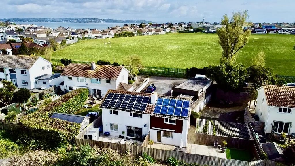 Property photo 3 of 26 Overhead.Jpg