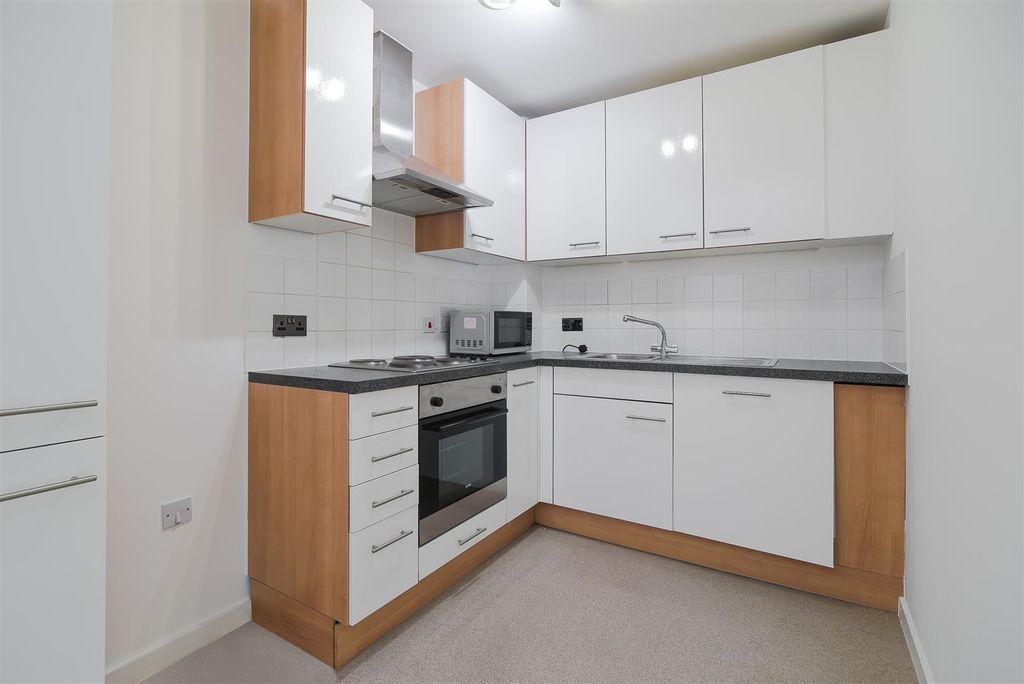 Property photo 3 of 9 2.Jpg