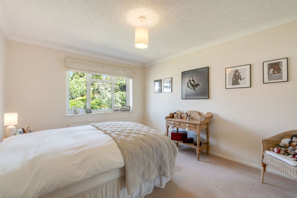 Property photo 3 of 12