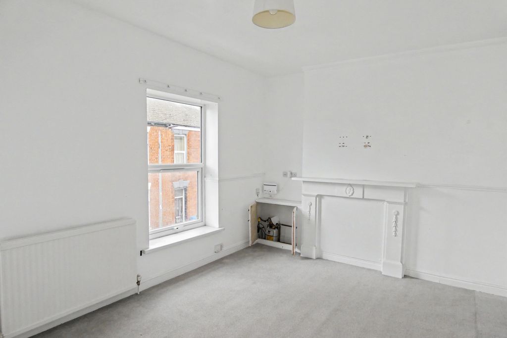 Property photo 2 of 16 Flat 2, 34 Morpeth Street, Springbank, Hull, East Yorkshire, Hu3 1Rg