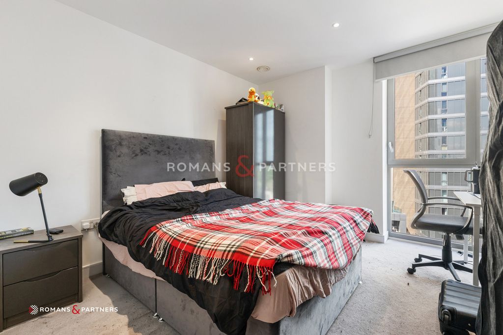 Property photo 3 of 12