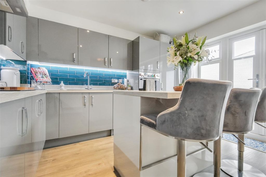 Property photo 2 of 12 Kitchen Diner.Jpg