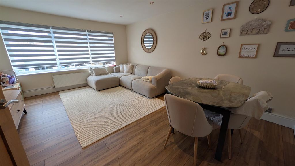 Property photo 2 of 8 Living Room