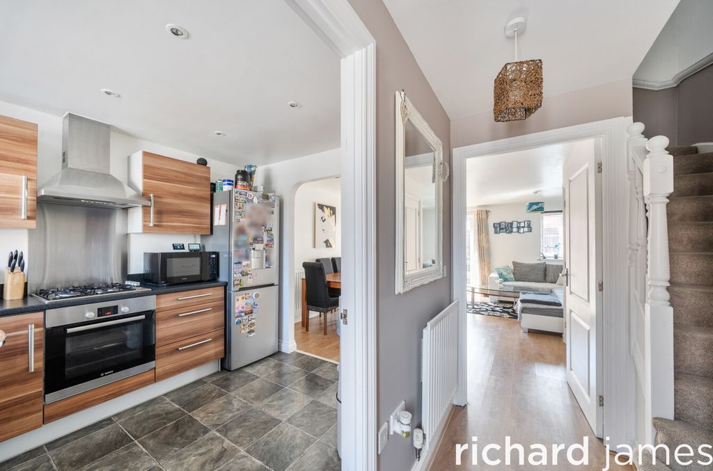 Property photo 2 of 14 Cbbc13d1A02943A28E7Ec919928E2c4A
