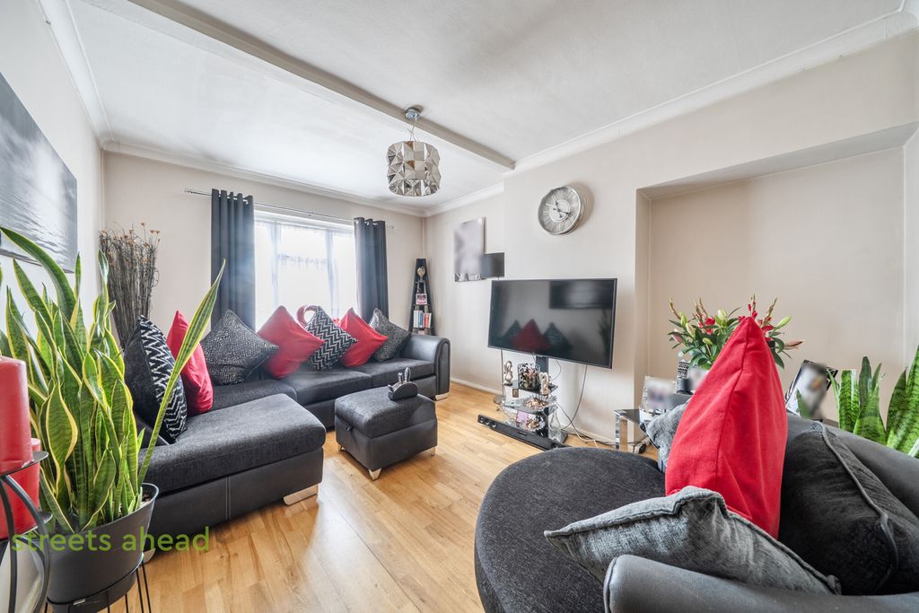 Property photo 2 of 14 7513B419-3576-485...