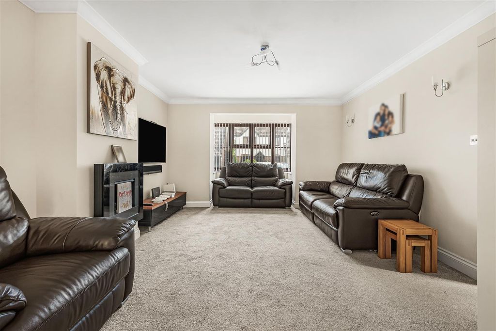 Property photo 2 of 23 Living Room
