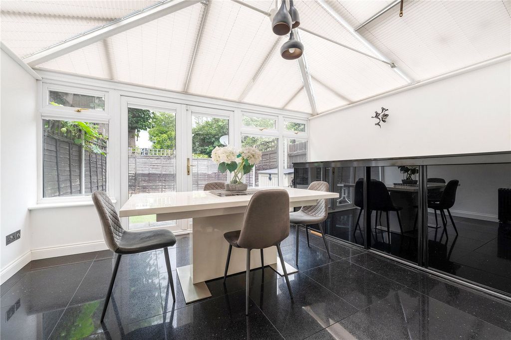 Property photo 2 of 14 Dining Room