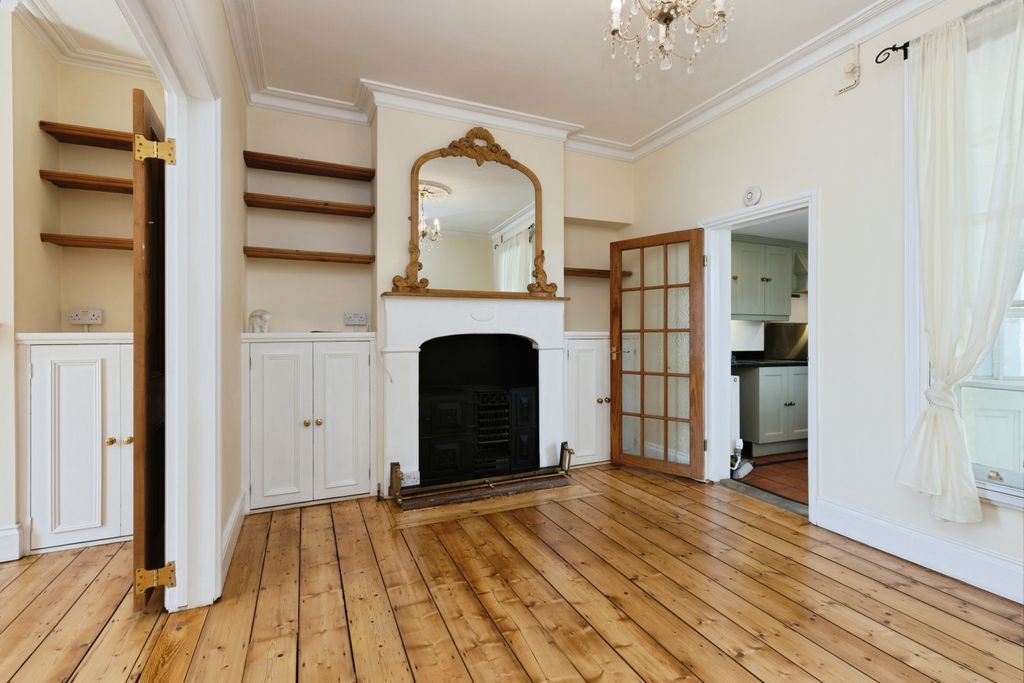 Property photo 3 of 23 Dining Room