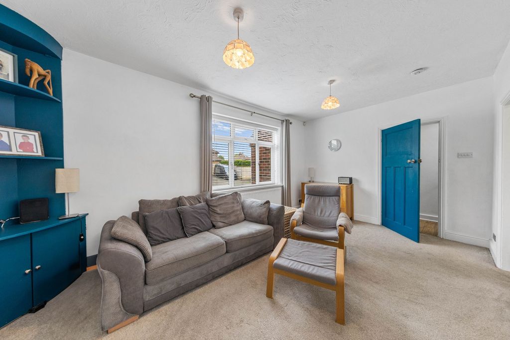 Property photo 2 of 19