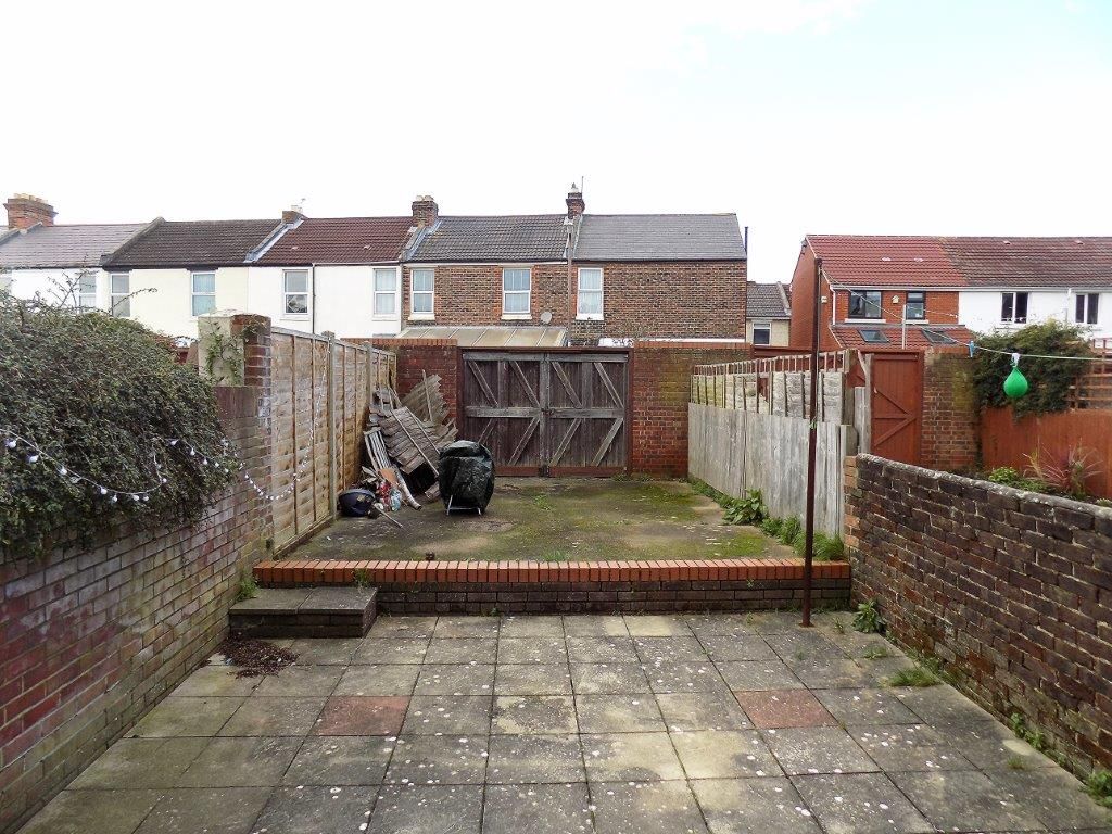 Property photo 2 of 17