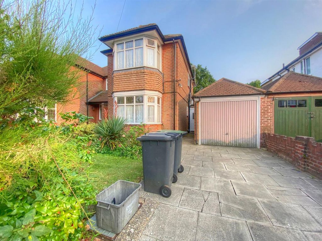 Property photo 3 of 25 Front Drive_Detailed.Jpg