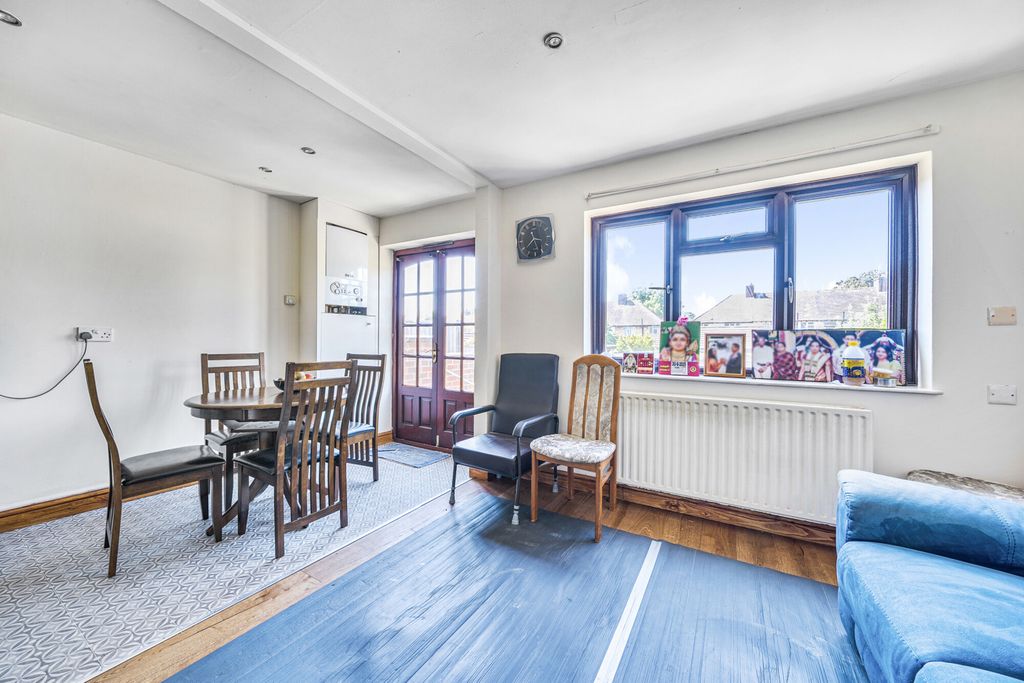 Property photo 2 of 21 1313173-9-6862A83...