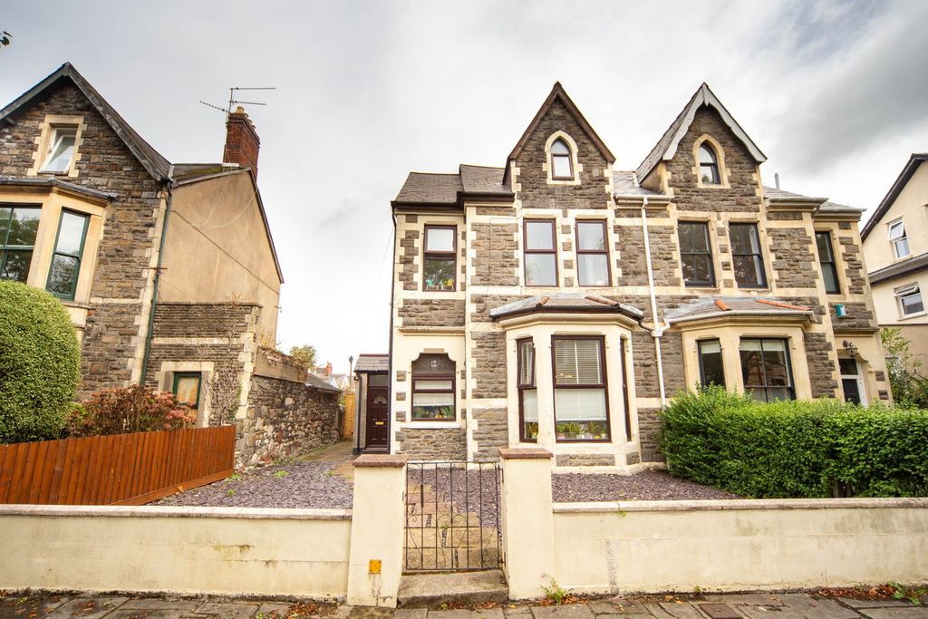 Property photo 1 of 17