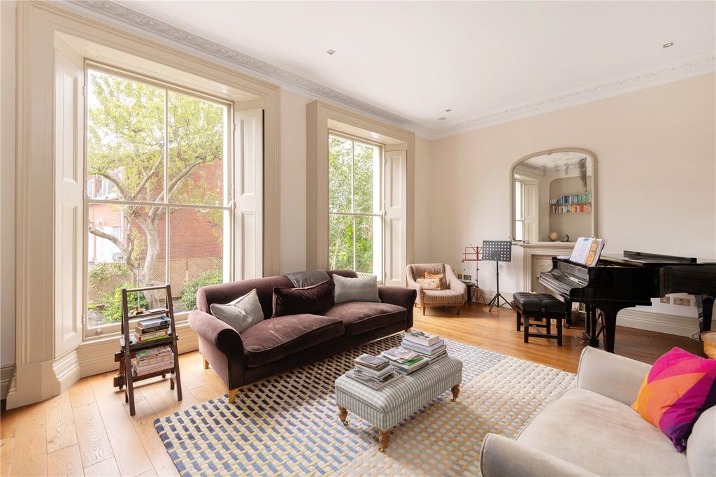 Property photo 2 of 12 Receptio  Room