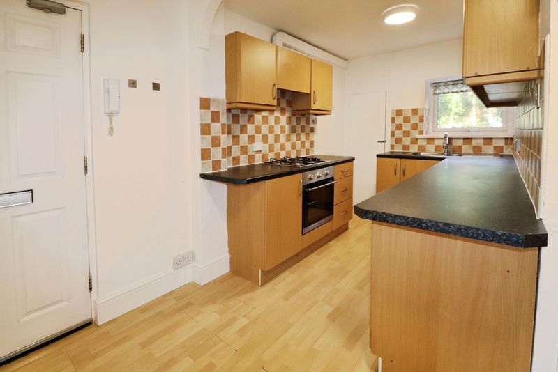 Property photo 3 of 9 Photo 4