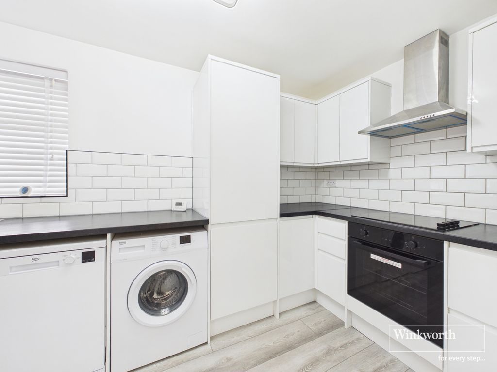 Property photo 1 of 8 Kitchen