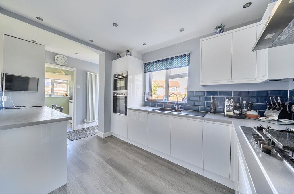 Property photo 3 of 21 148554612
