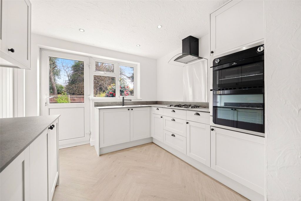 Property photo 3 of 18 Picture No. 10