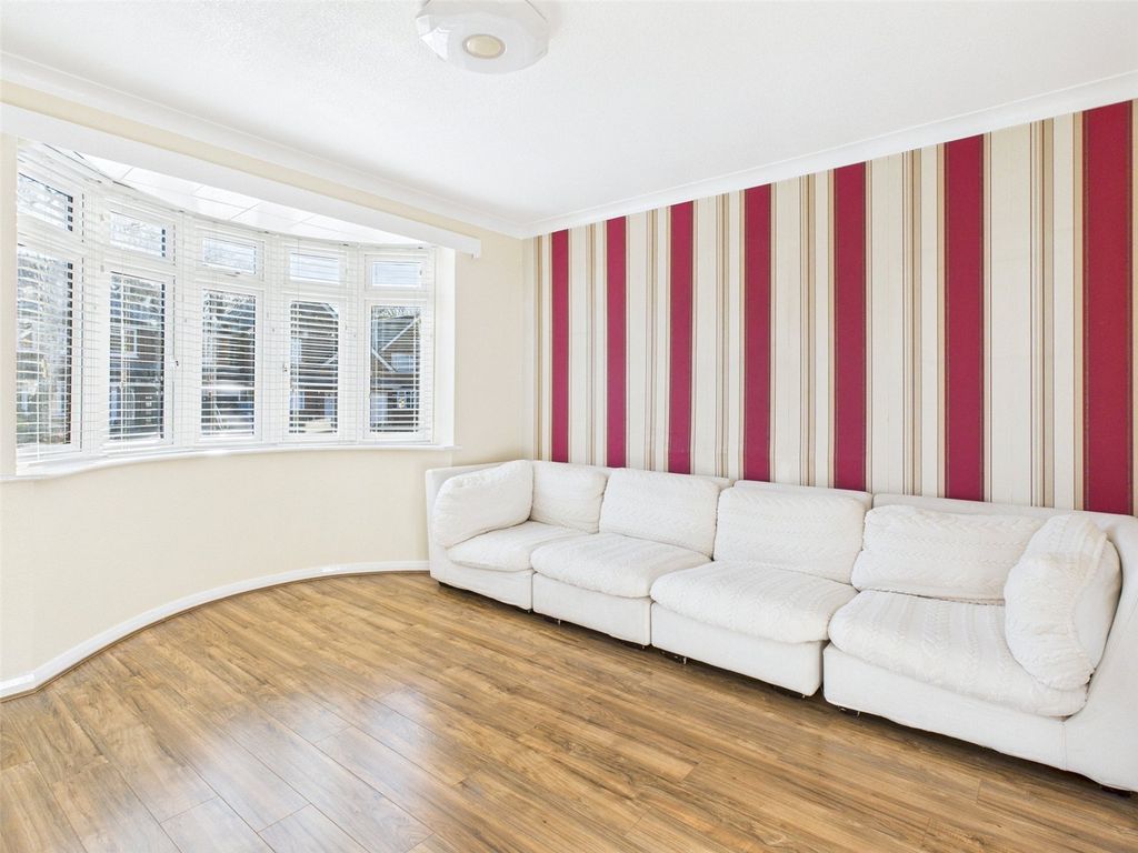 Property photo 2 of 12 Picture No. 24