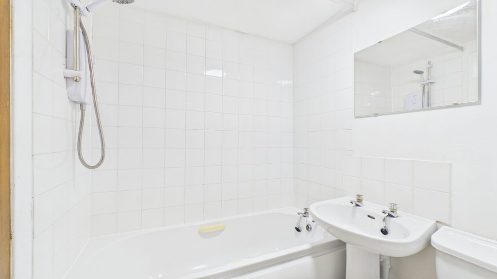 Property photo 3 of 6 1907454