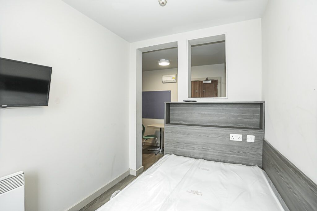 Property photo 3 of 34