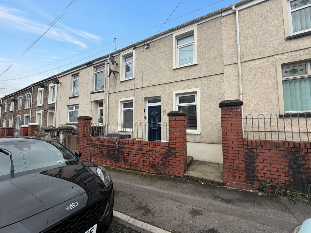 Property photo 2 of 32