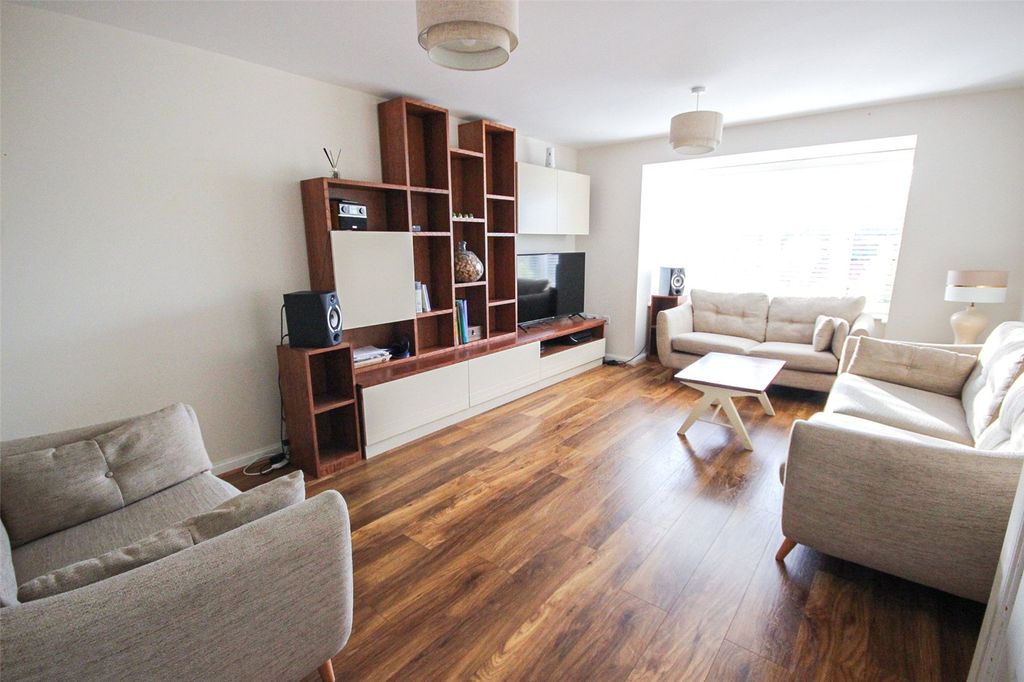 Property photo 2 of 21 Picture No. 04