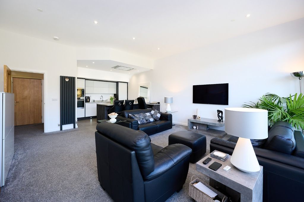 Property photo 2 of 23 4566792