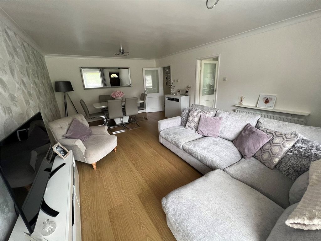 Property photo 3 of 15 Picture No. 12